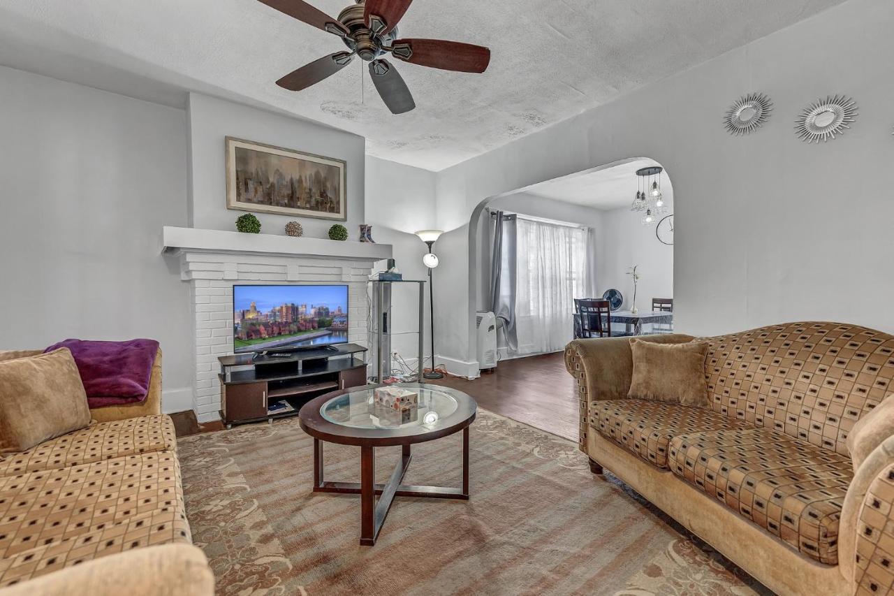 Renovated Main Floor Large 3 Bed House Buffalo Exterior foto