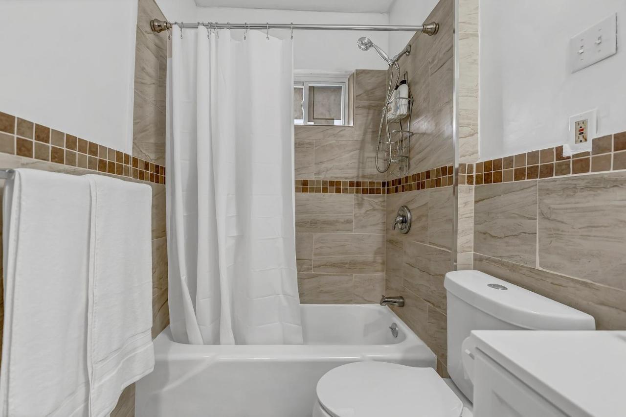 Renovated Main Floor Large 3 Bed House Buffalo Exterior foto
