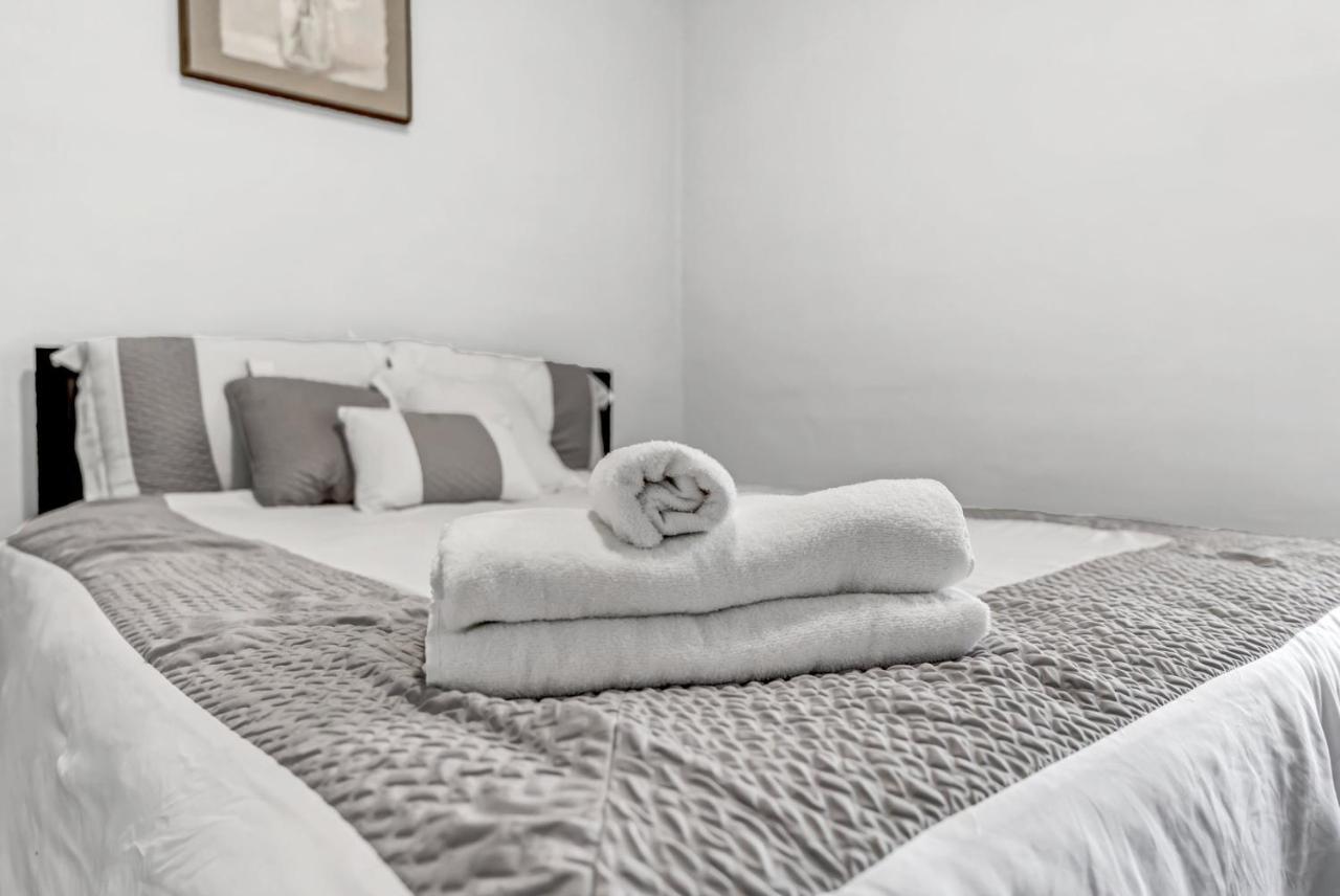 Renovated Main Floor Large 3 Bed House Buffalo Exterior foto