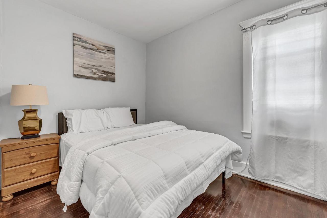 Renovated Main Floor Large 3 Bed House Buffalo Exterior foto